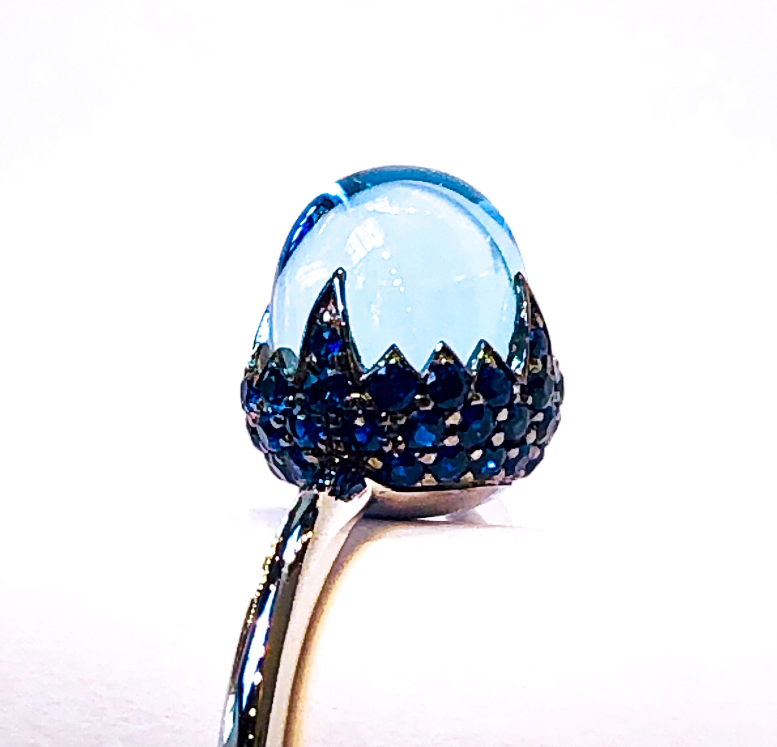 18kt Gold "Acorn" Cabochon Ring