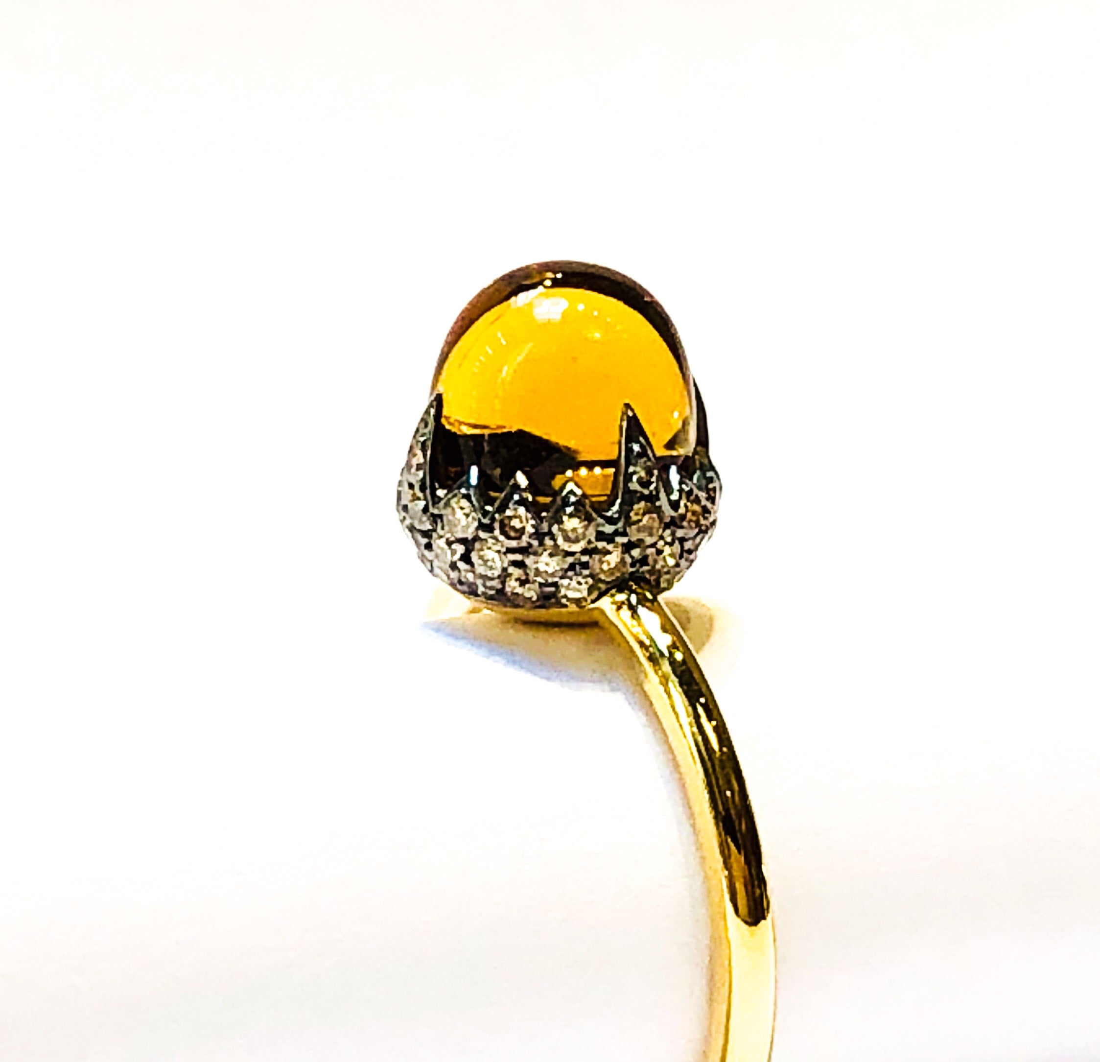 18kt Gold "Acorn" Cabochon Ring